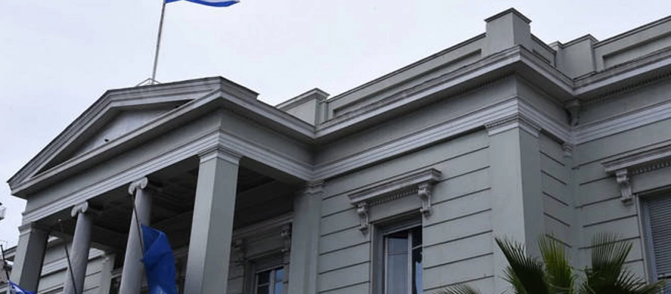 Αποκαλύφθηκε μεγάλο κύκλωμα που εκδίδει «μαύρες βίζες» - Τις χορηγούσε υπάλληλος του ελληνικού ΥΠΕΞ
